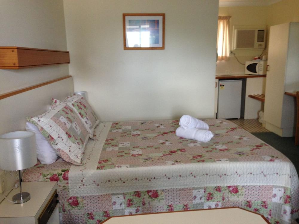 Country Rose Motel Warwick Eksteriør billede